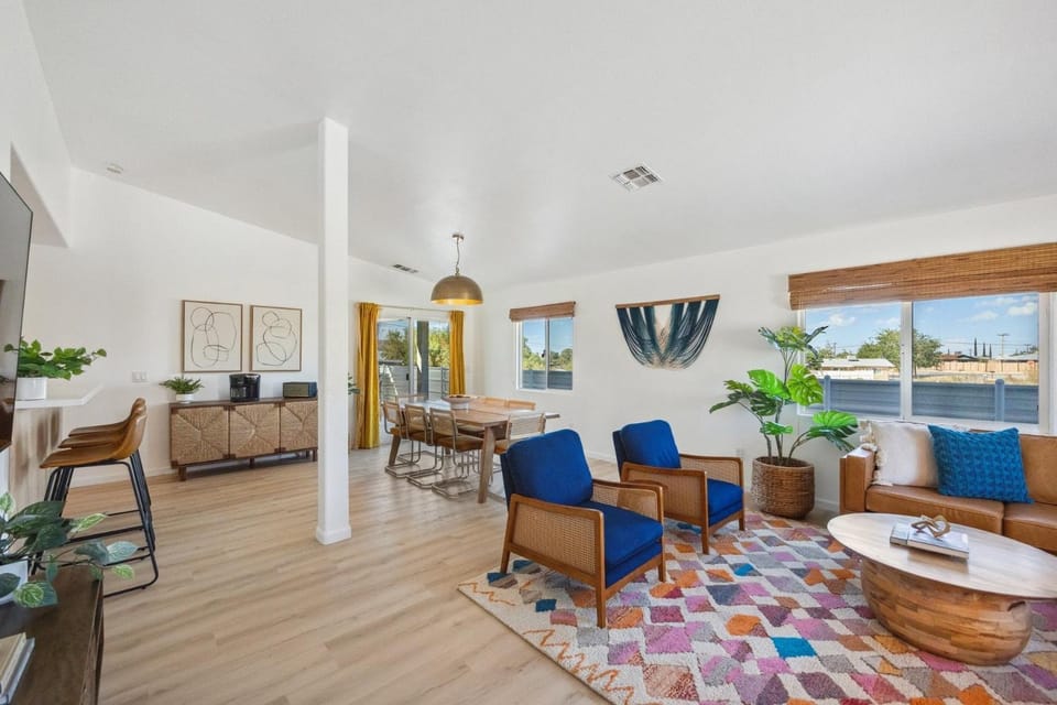 Tangerine House - Hot Tub, Fire Pit, BBQ! home House in Joshua Tree