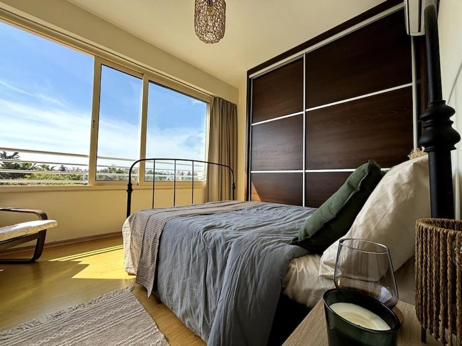 Bed, View (from property/room), Photo of the whole room, Bedroom