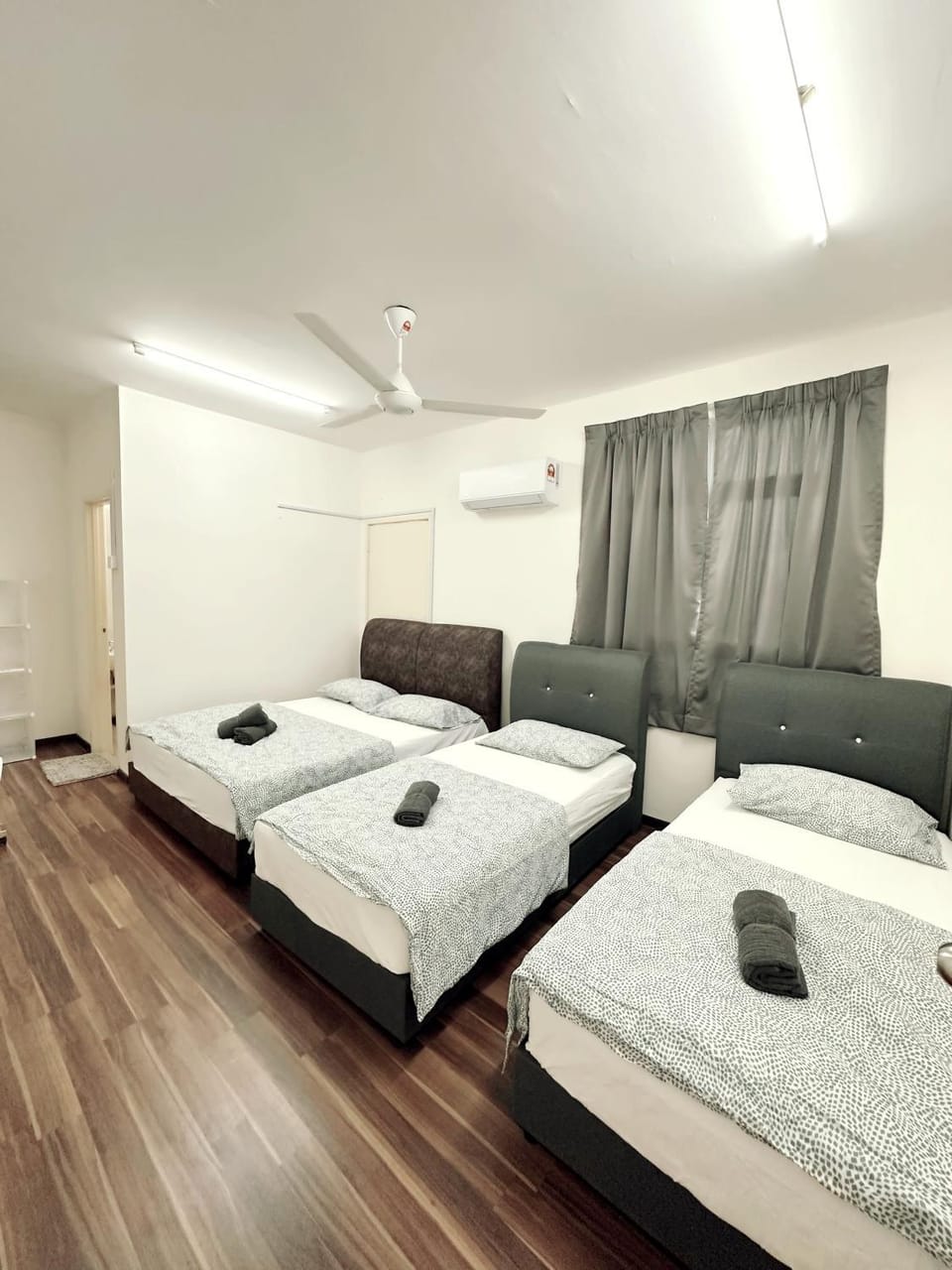 Tur16 SPlCE 10pax 4room Private House Apartment in Bayan Lepas