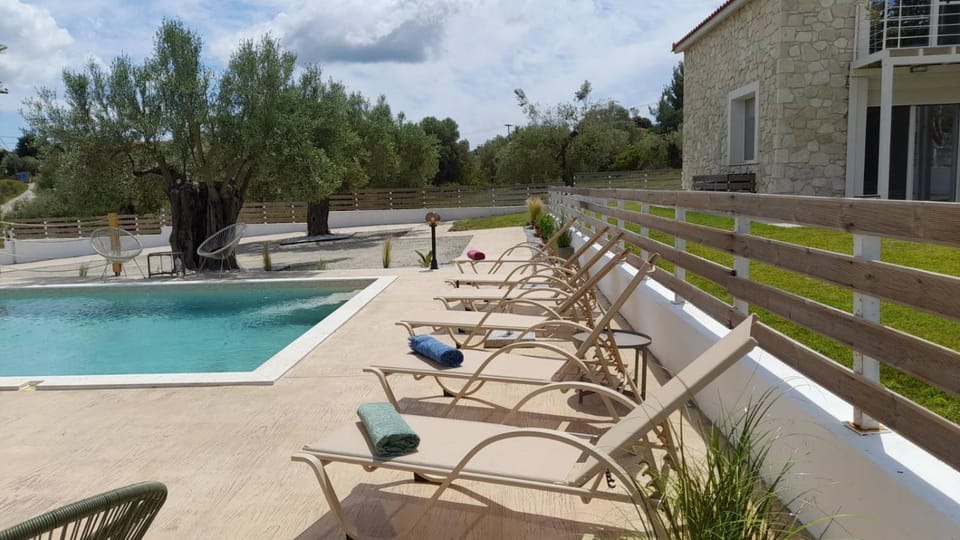 Day, Pool view, Swimming pool, sunbed