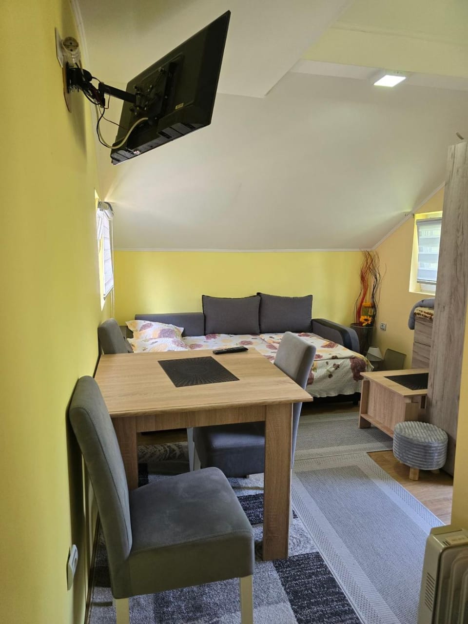 TV and multimedia, Living room, Seating area