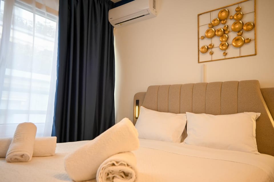 Bed, Bedroom, air conditioner