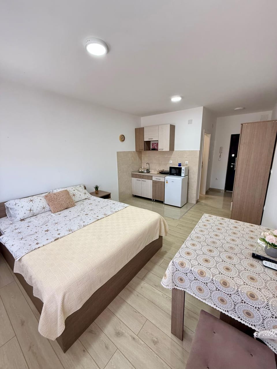 Photo of the whole room