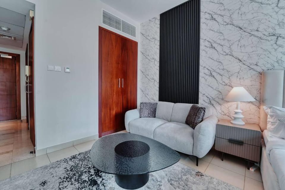 Stunning Luxury Studio Downtown 2 Minute Walk to Burj Khalifa & Dubai Mall Apartment in Dubai