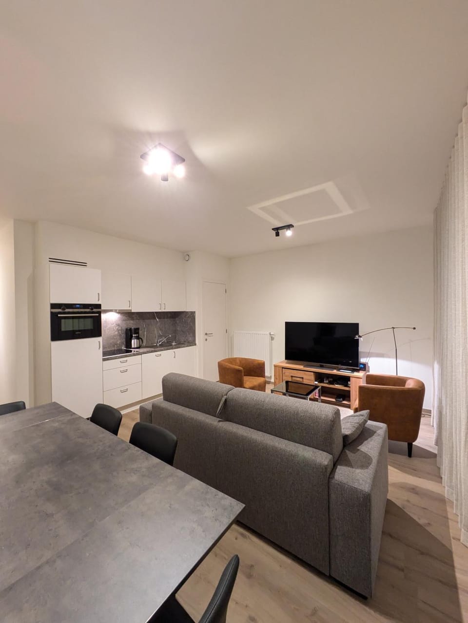 TV and multimedia, Kitchen or kitchenette, Living room, Dining area