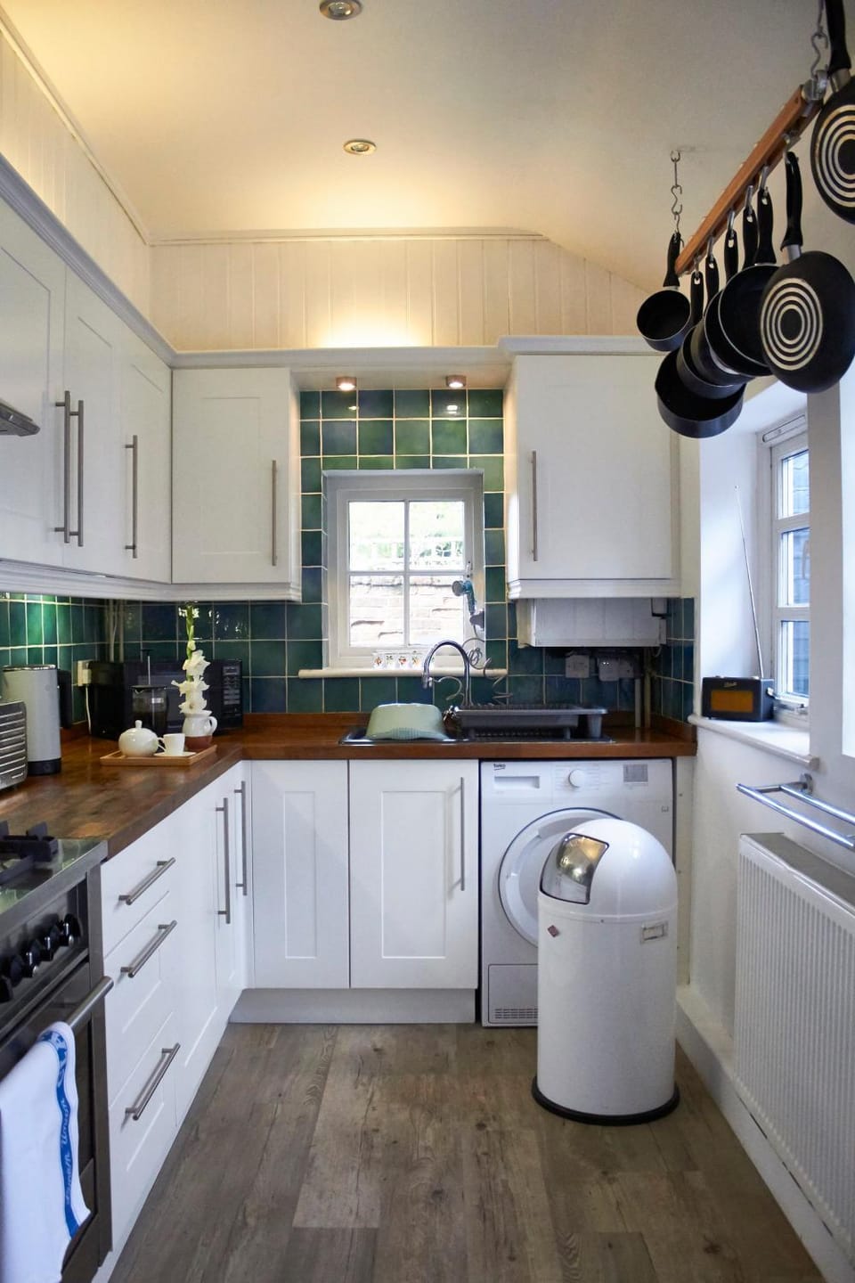 oven, pet friendly, stove, toaster, washing machine, dryer