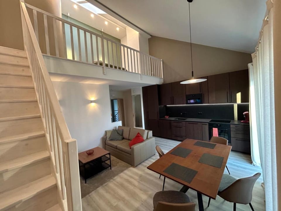 Living room, Dining area