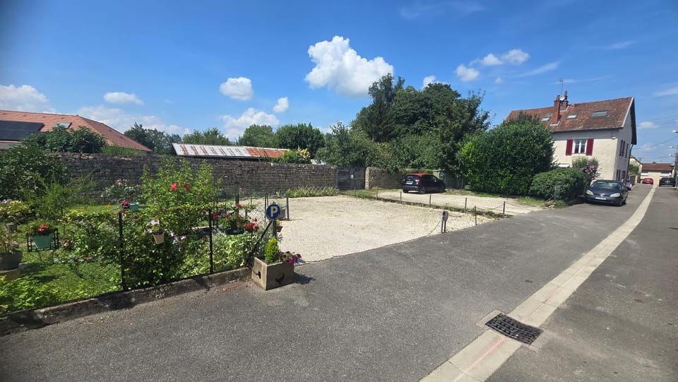 Property building, Parking