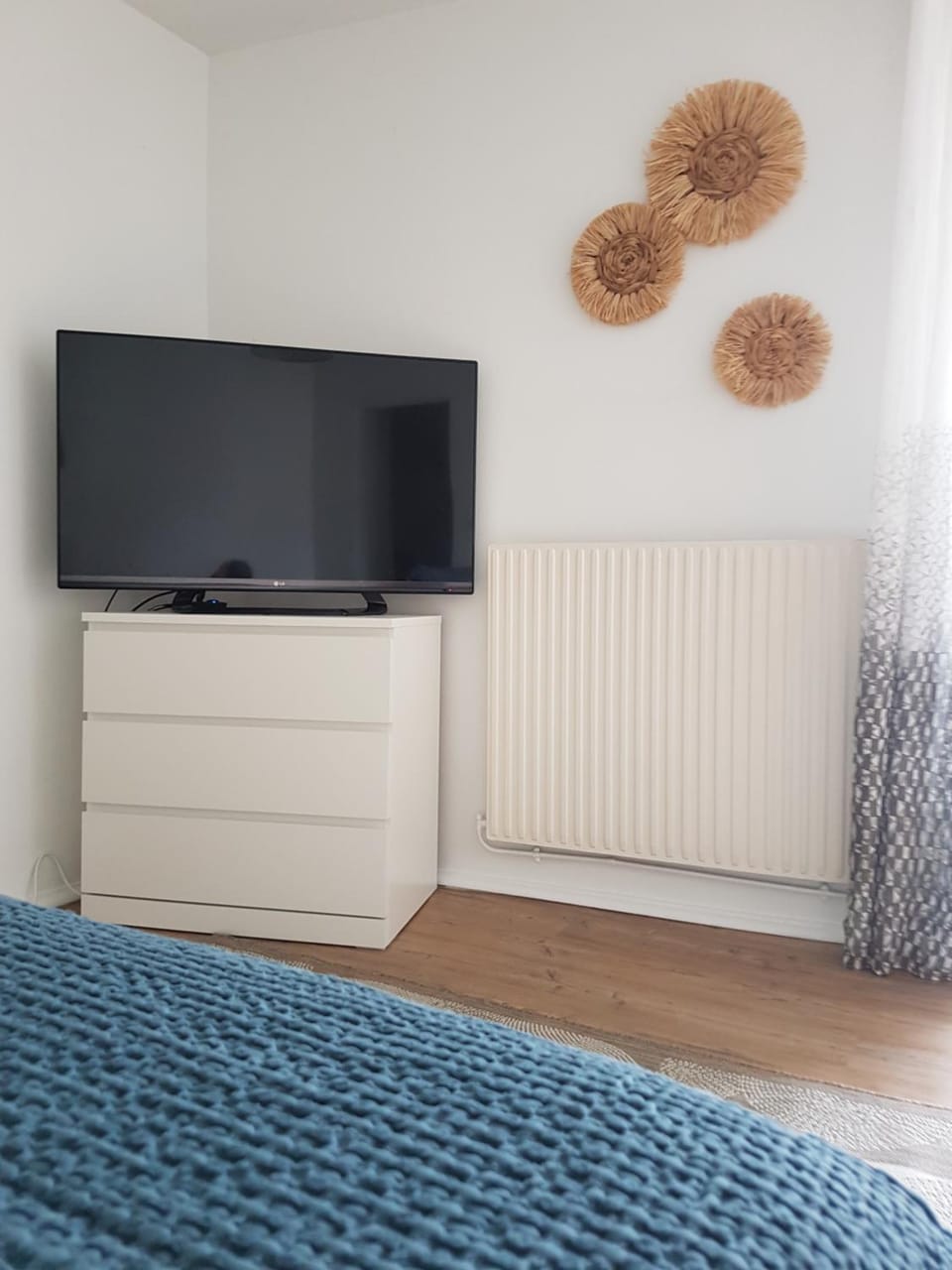 TV and multimedia, Bedroom, internet