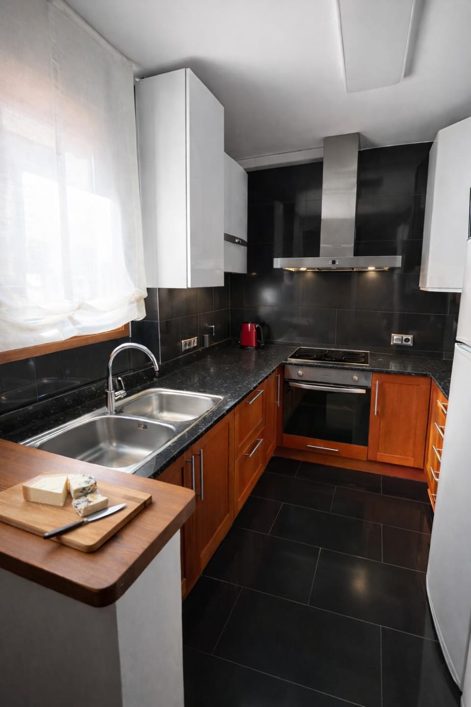 Kitchen or kitchenette, dishwasher, stove