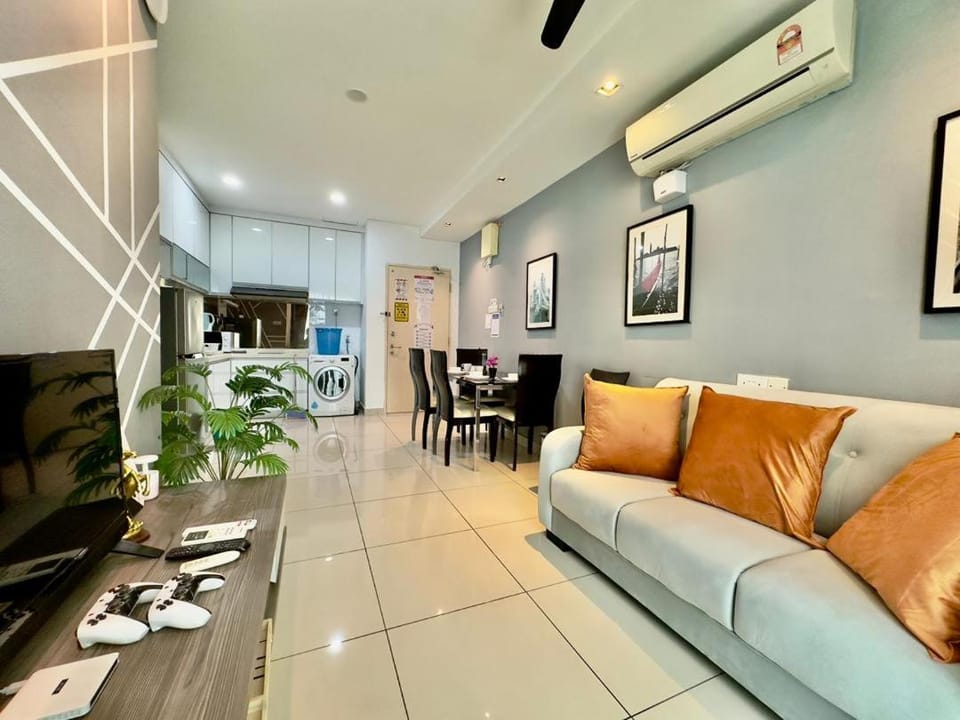TV and multimedia, Living room, Seating area, Evening entertainment, air conditioner