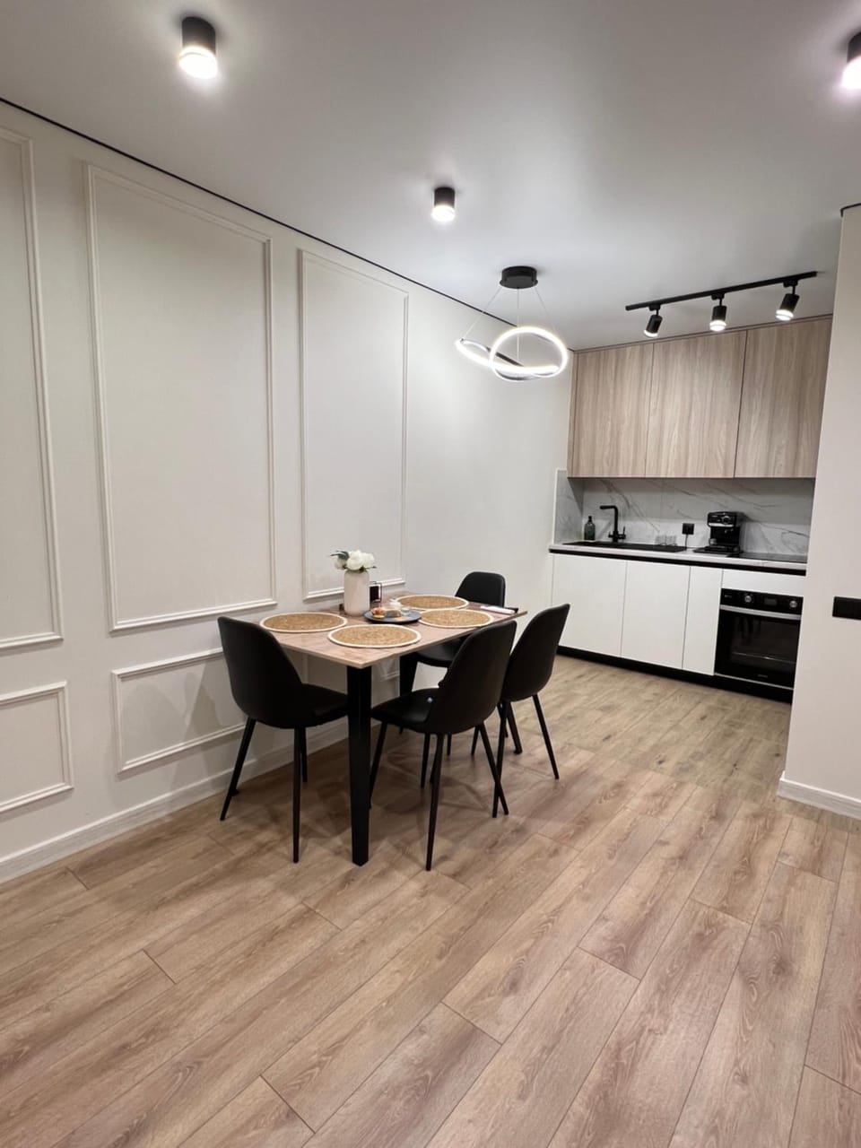 Light 2-кімн Нова стильна квартира на Київській Apartment in Ukraine