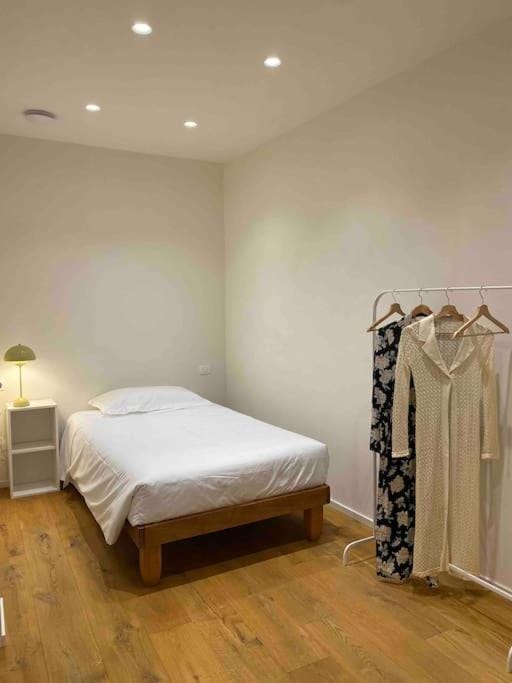 Bed, Photo of the whole room, towels