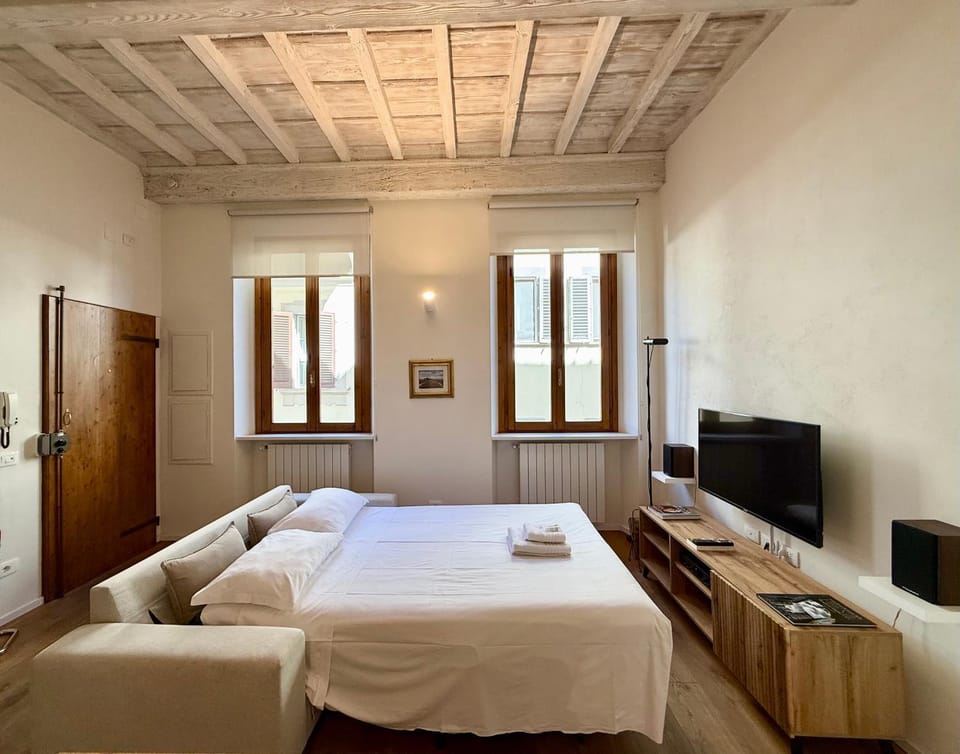Communal lounge/ TV room, Bed, TV and multimedia, Bedroom, towels