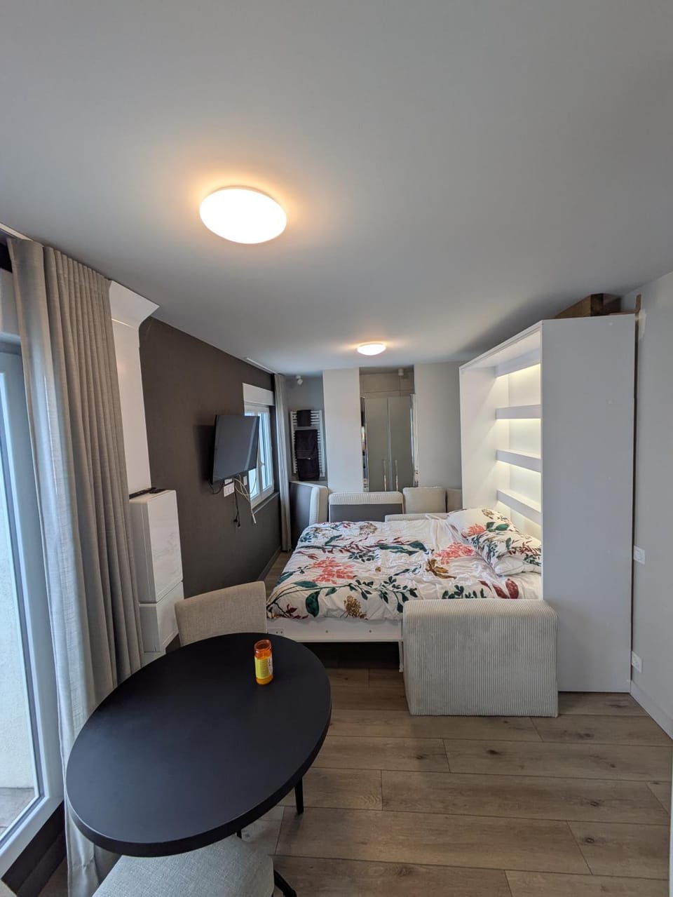Bed, Living room, Photo of the whole room, Bedroom