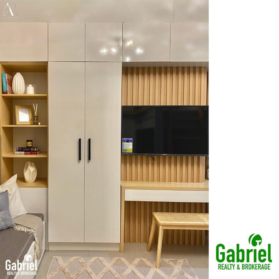 Dining area, Entertainment, Entertainment, wardrobe, air conditioner