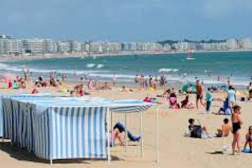Nearby landmark, Beach