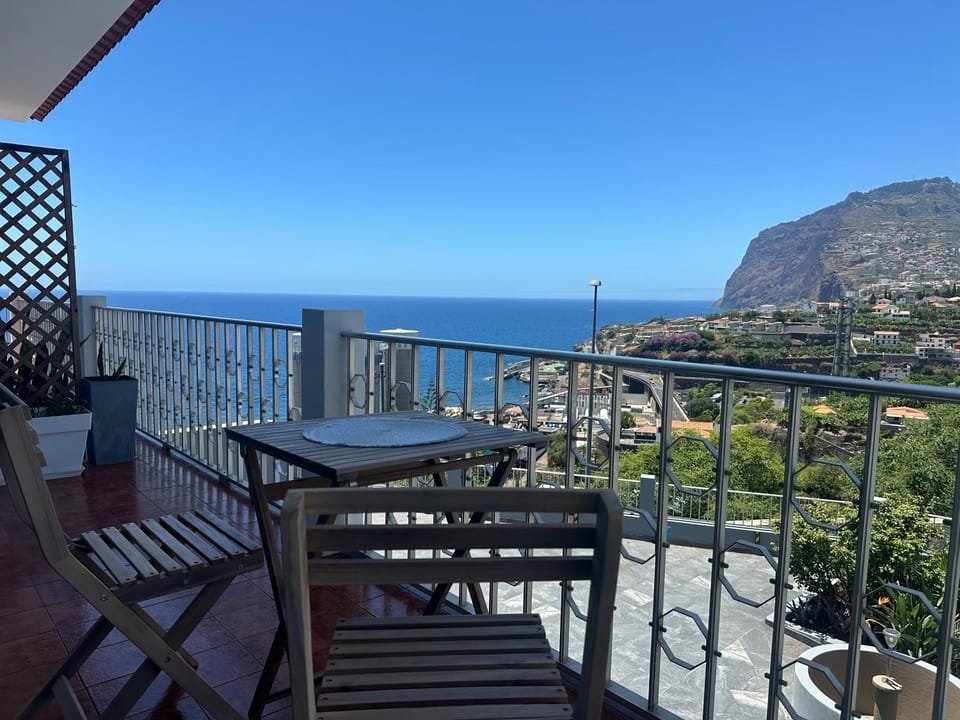 View (from property/room), Balcony/Terrace, Mountain view, Sea view, Street view, Inner courtyard view