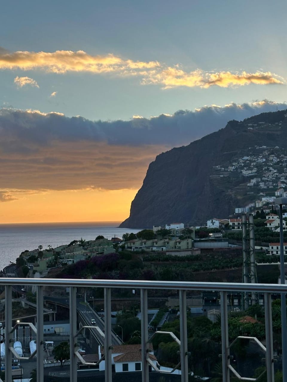 Nearby landmark, Off site, Day, Night, Natural landscape, City view, Mountain view, Sea view, Sunrise, Sunset