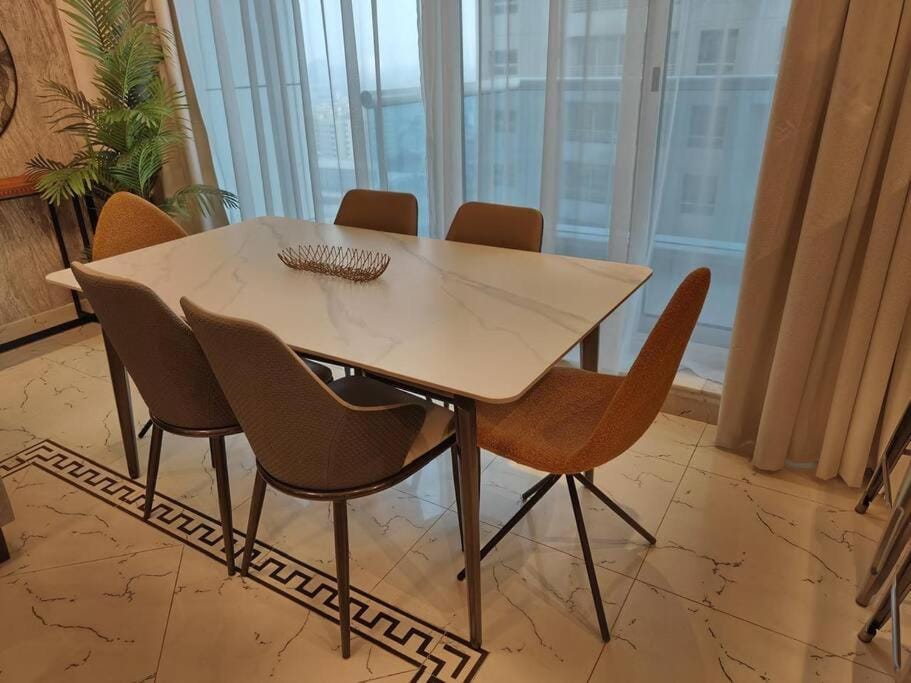 Large 1BR with Great View Apartment in Dubai