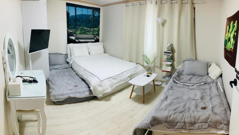 1 min from Sadang Station line 2 & 4 Apartment in Seoul