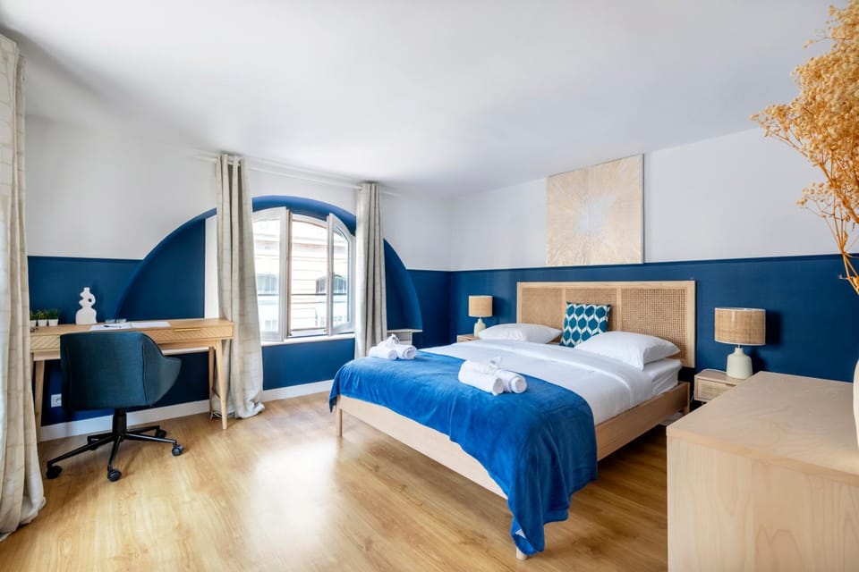 Bed, Photo of the whole room, Bedroom