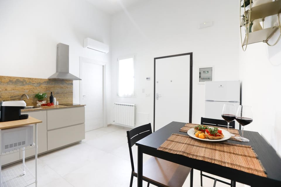 Dining area, Food