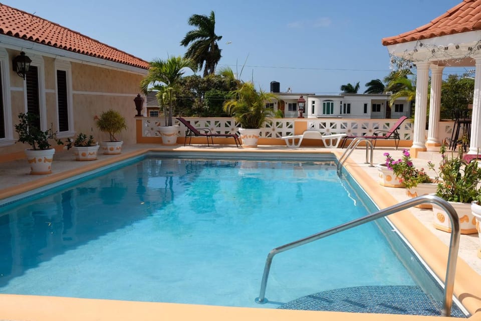 Pool view, Swimming pool, sunbed