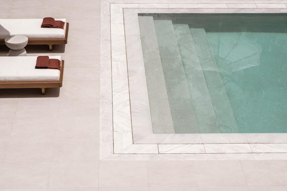 Pool view, Swimming pool, sunbed