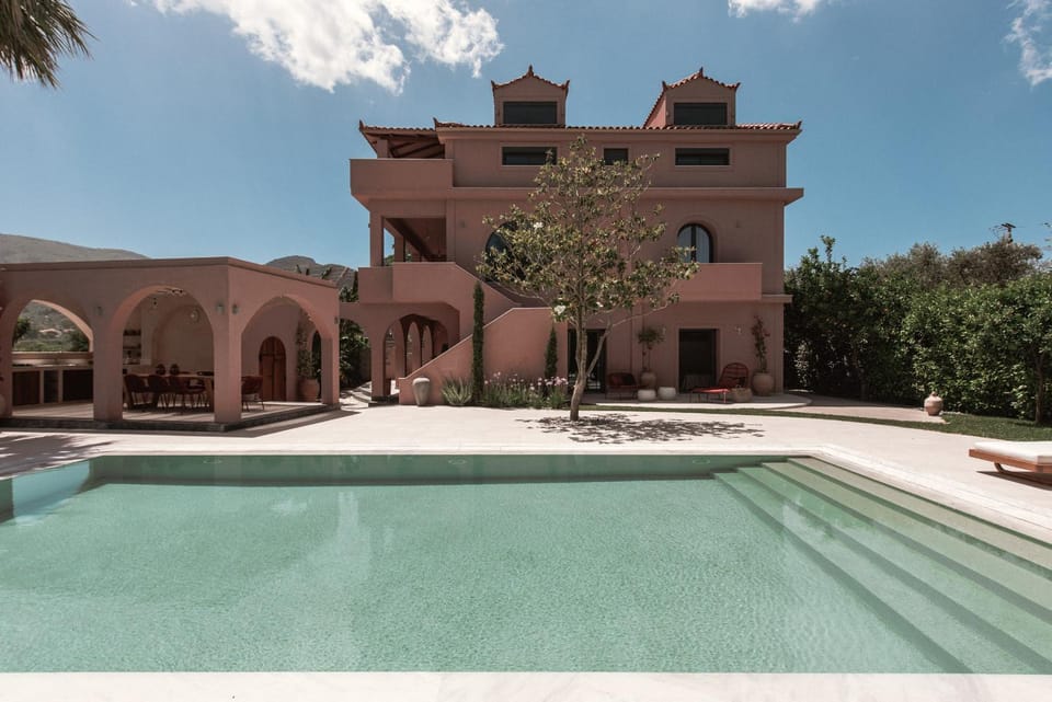 Property building, Day, Pool view, Swimming pool
