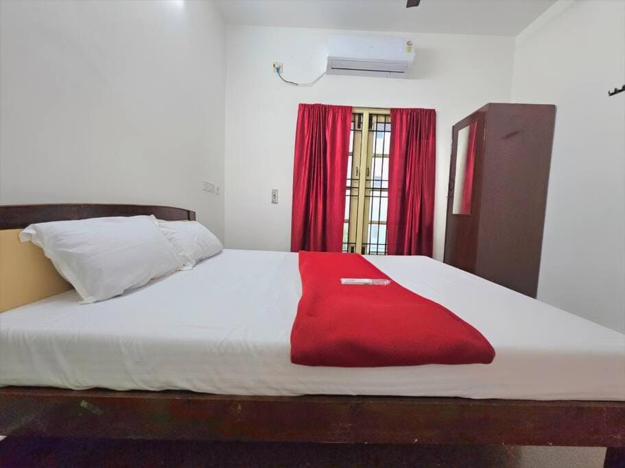 AMC HOME STAY And ROOMS Villa in Puducherry