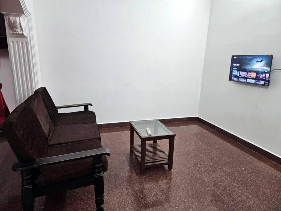AMC HOME STAY And ROOMS Villa in Puducherry