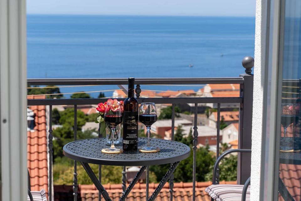 View (from property/room), Balcony/Terrace, Sea view