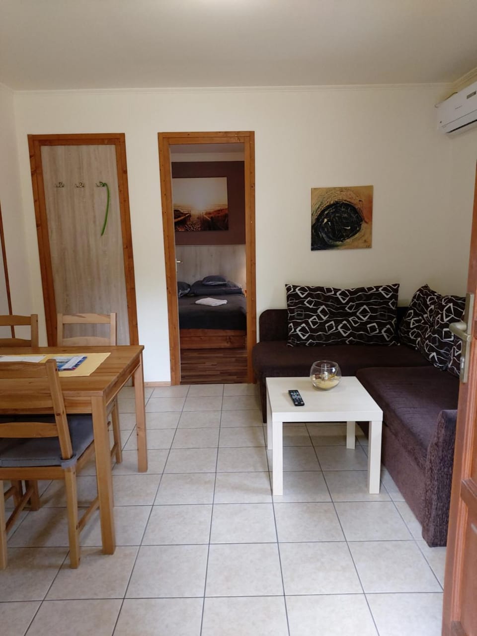 Photo of the whole room