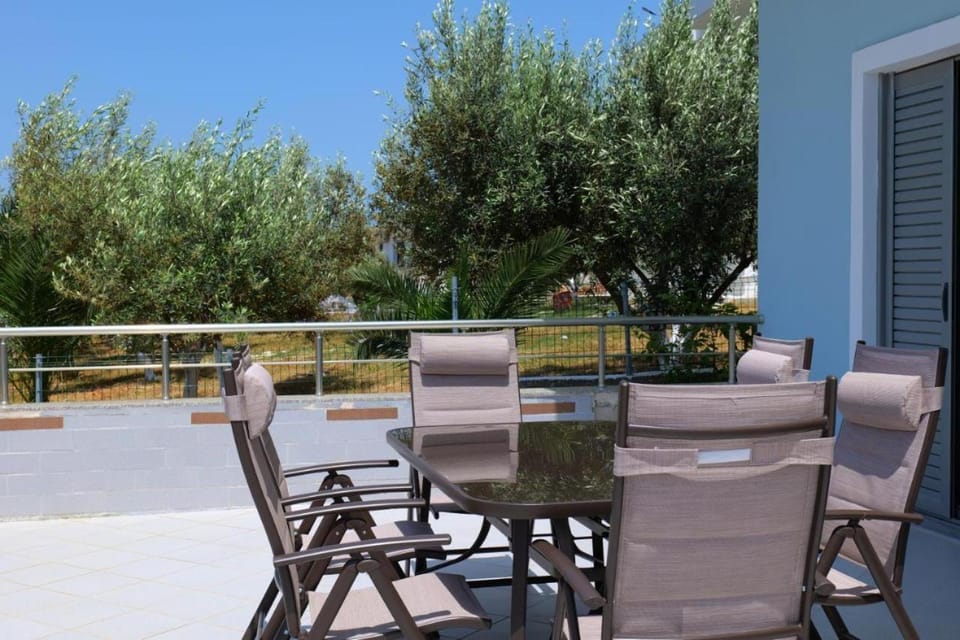 View (from property/room), Balcony/Terrace