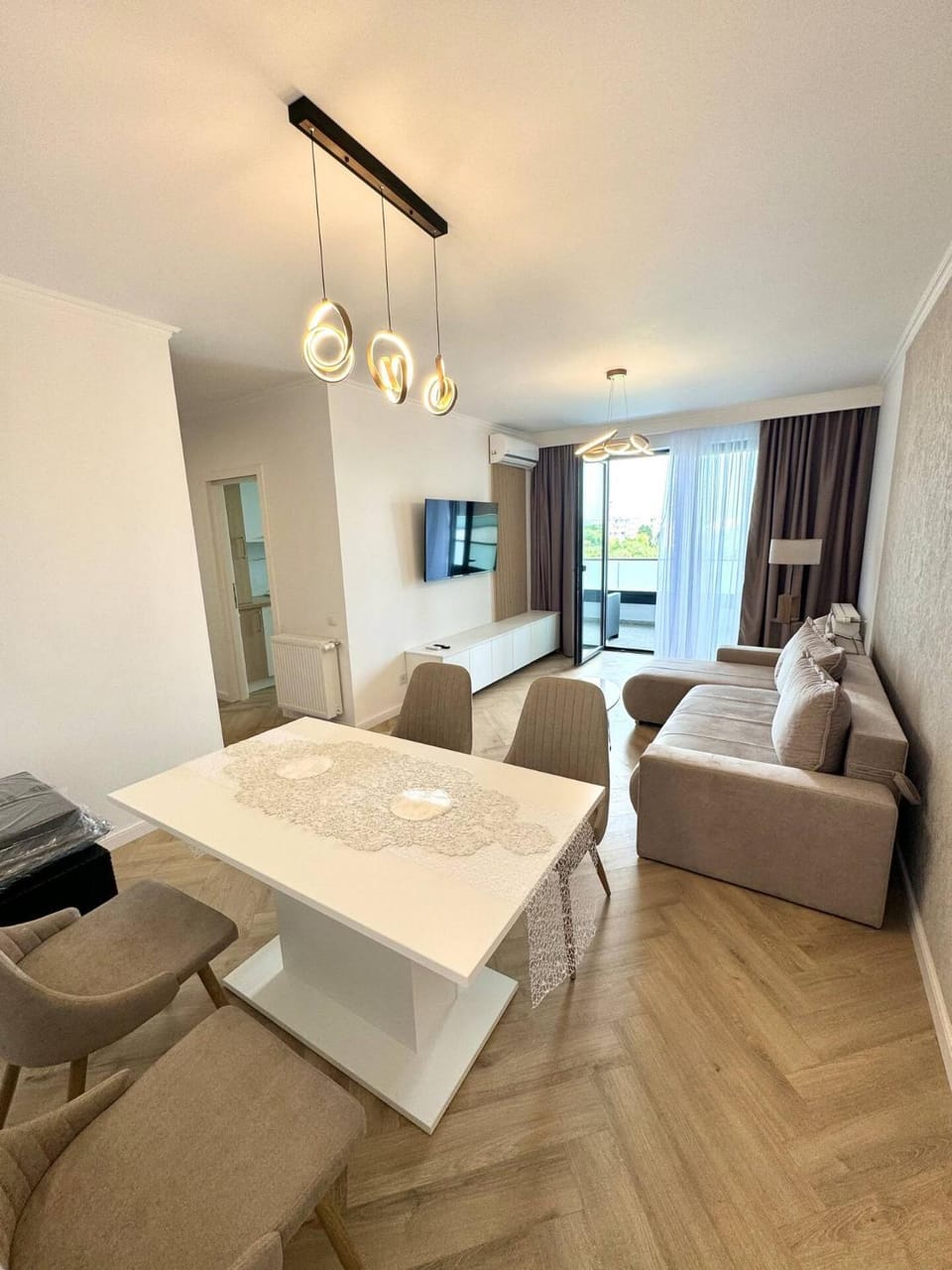 Lake View Luxury Apartament,Parking, kingsize bed Apartment in Cluj-Napoca