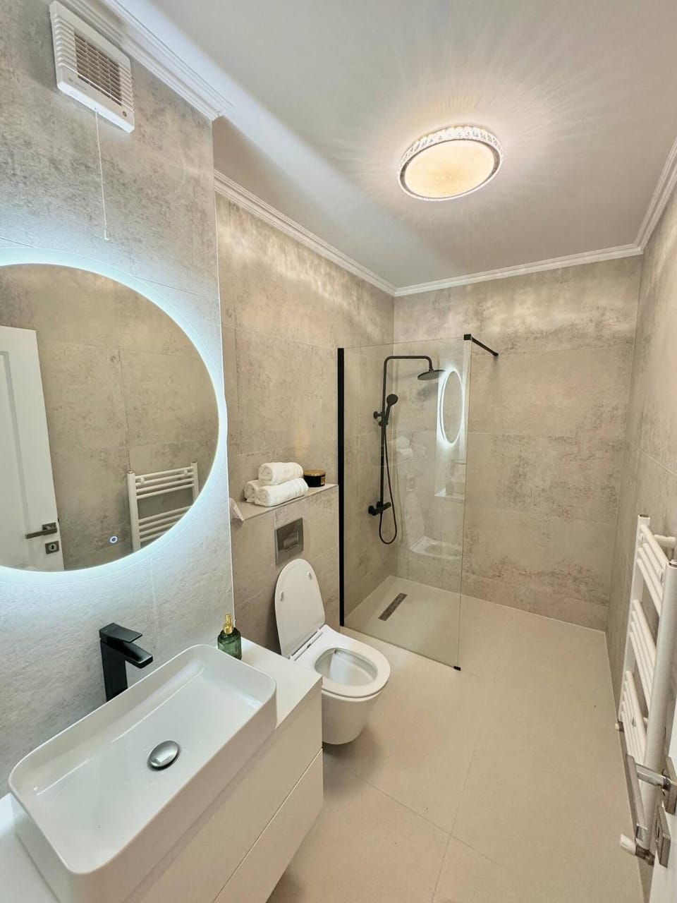 Lake View Luxury Apartament,Parking, kingsize bed Apartment in Cluj-Napoca