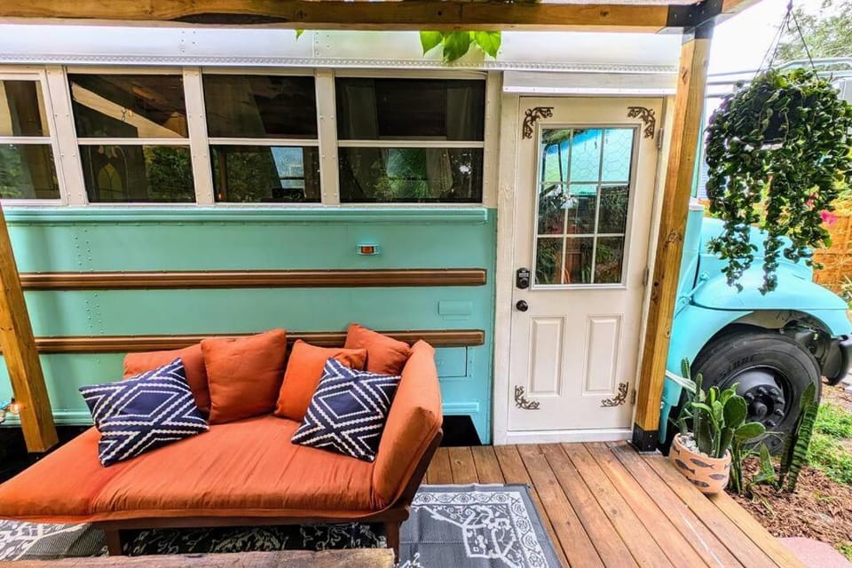 Cozy AF Medusa the Bus-Lux House in Tampa
