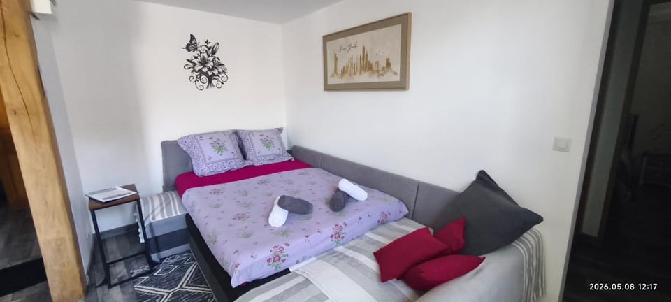 Property building, Bed