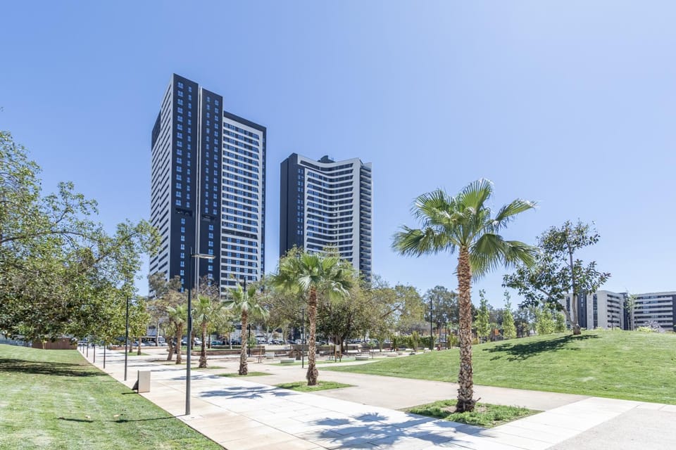 Malaga Skyline 6 Pool & Parking Free Apartment in Malaga