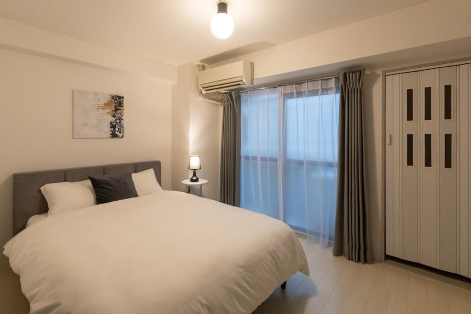 Bed, Bedroom, wardrobe, air conditioner