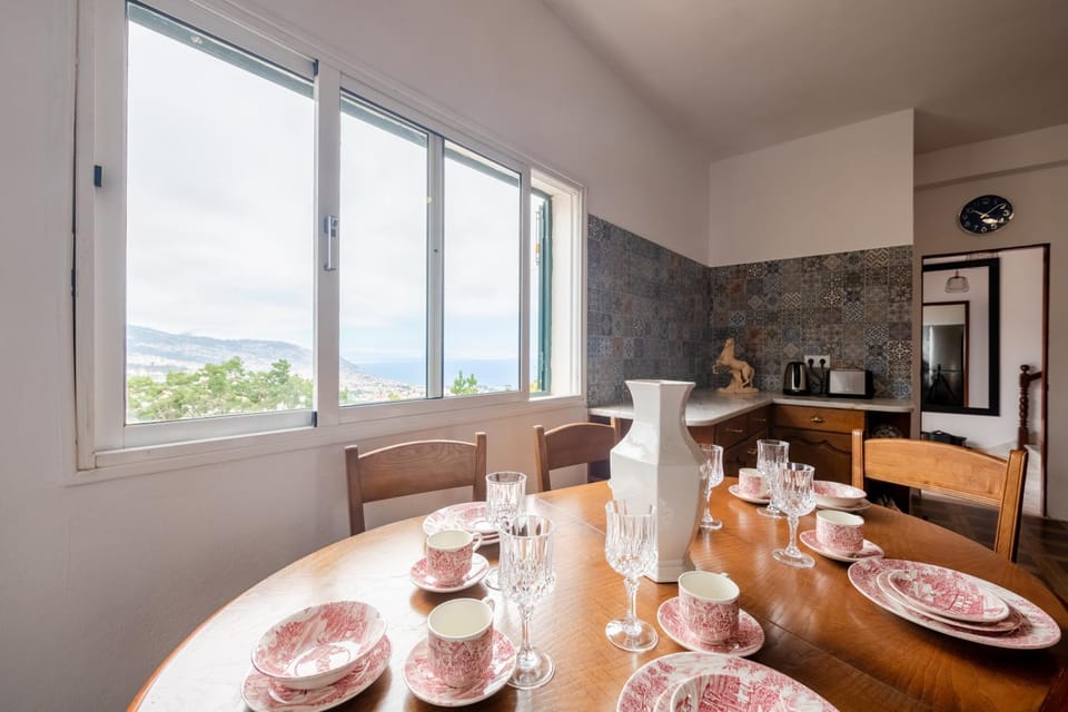 Dining area, Family