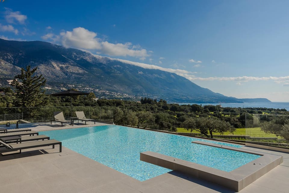 Natural landscape, Mountain view, Pool view, Swimming pool, sunbed