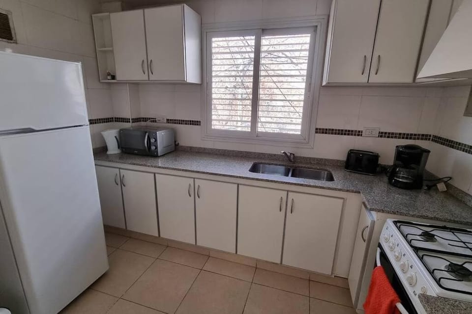 Coffee/tea facilities, Kitchen or kitchenette, hair dryier, oven, toaster