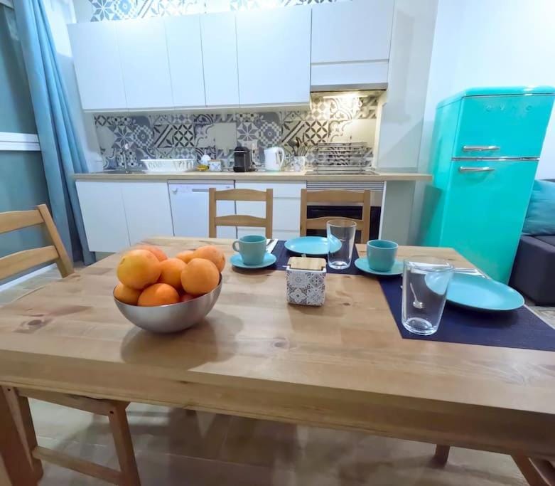 Kitchen or kitchenette, Food and drinks, Dining area, Food, pet friendly, stove, toaster