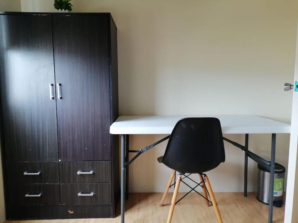 Private twin room for 2 with shared bathroom in boarding place - Cebu IT Park Hostel in Lapu-Lapu City