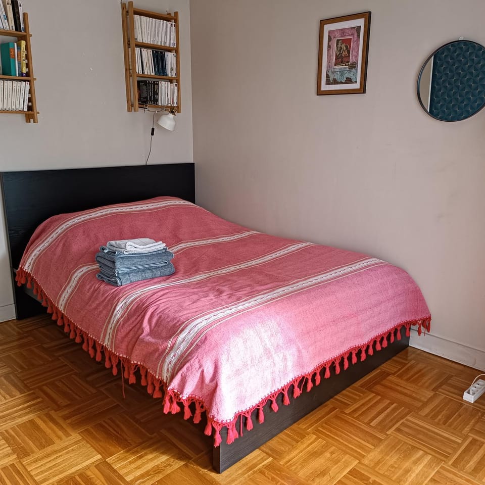 Chambre chez Casa Créteil Vacation rental in Créteil