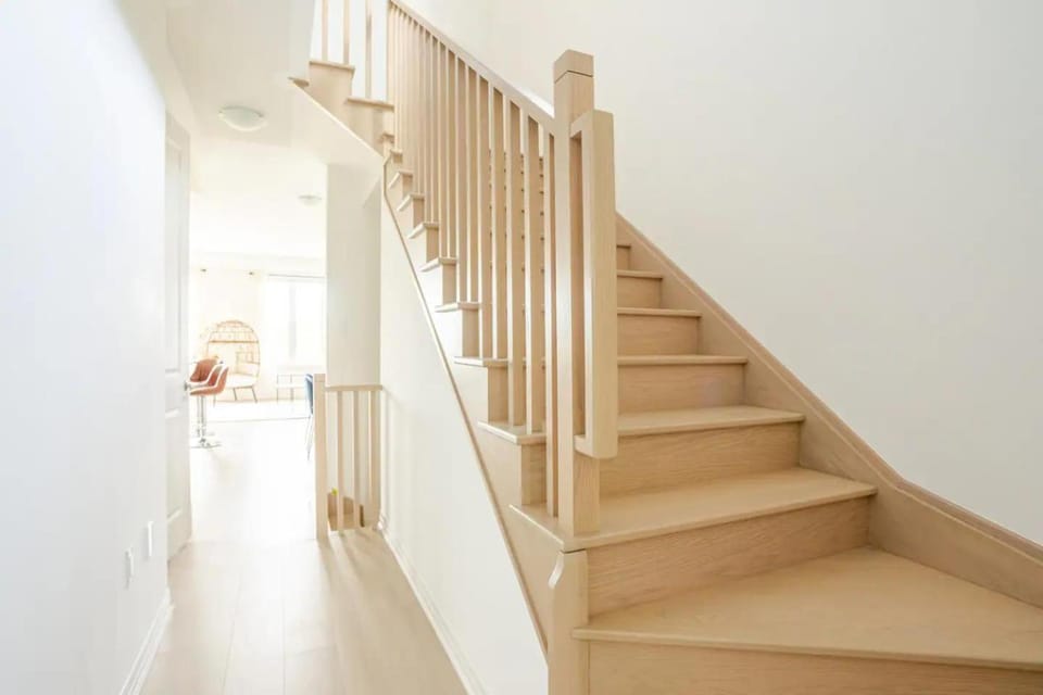 Stylish 4br Fast Wifi Sleeps 10 House in Barrie