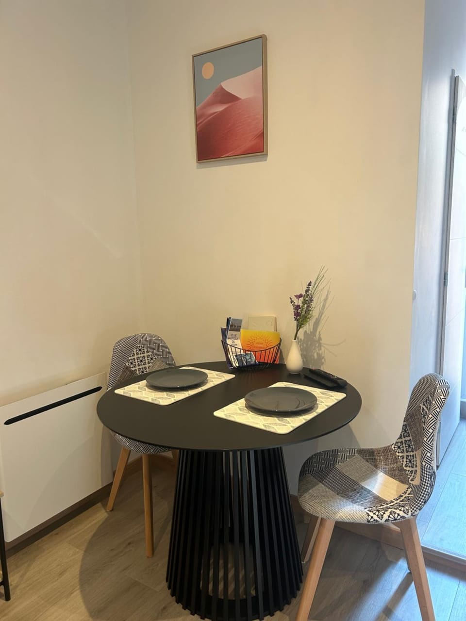 Seating area, Dining area