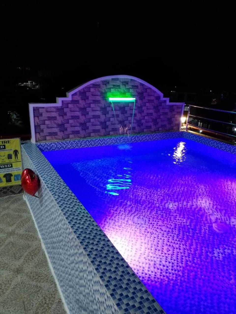Pool view, Swimming pool